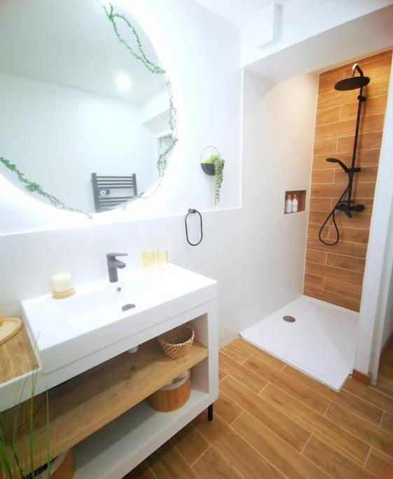Casa Rosa, Un Petit Cocon Catalan Vila Ortaffa Exterior foto